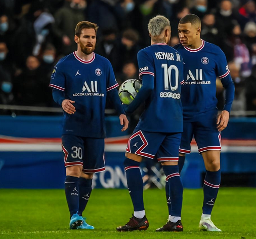 巴黎内部暗示梅西将离队