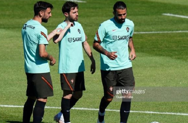 拉菲尼亚模仿B费加练后受伤